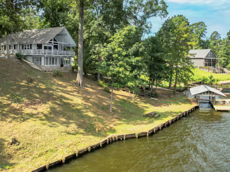 Why Lakefront Living Feels Like Home